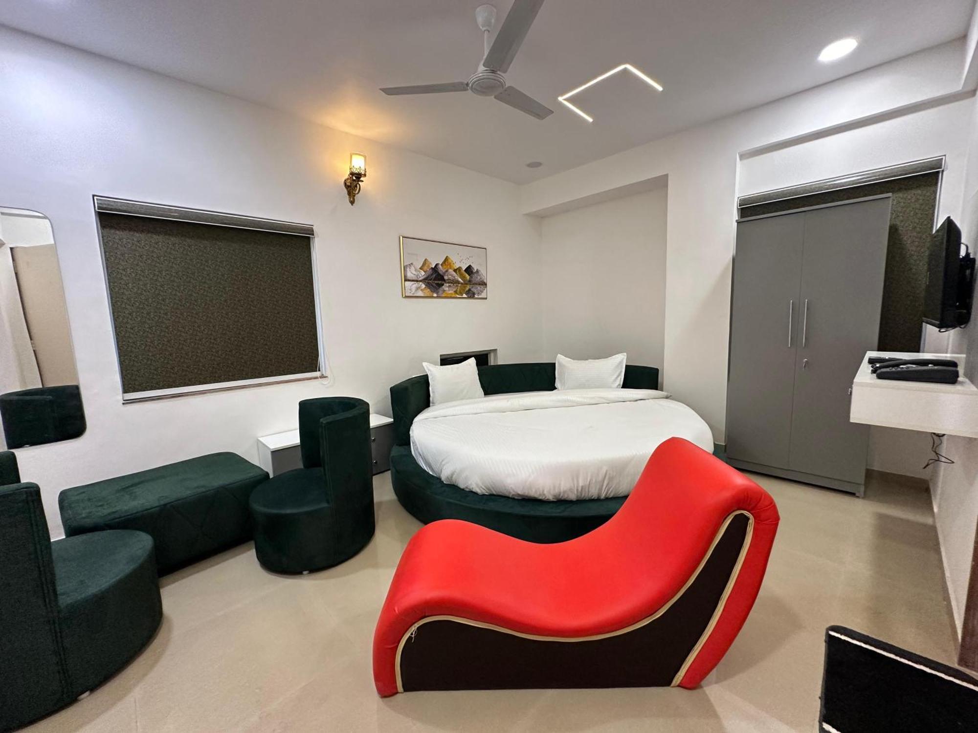 Hotel O The Leela Inn Pune Dış mekan fotoğraf